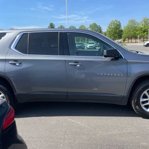 CHEVROLET TRAVERSE LS - 10