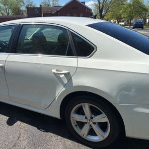 VOLKSWAGEN PASSAT 1.8T S - 6