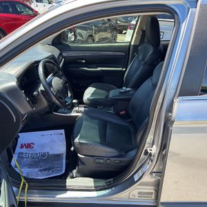 صورة مصغرة 32 لـ 2020 Mitsubishi OUTLANDER SEL