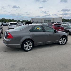 FORD FUSION SE - 10