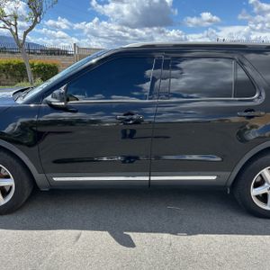 FORD EXPLORER XLT - 4