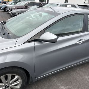HYUNDAI ELANTRA - 2