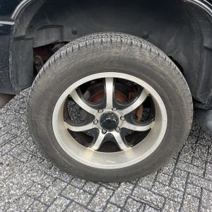 2004 Chevrolet TAHOE LT 照片 19
