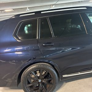 صورة 9 لـ 2023 BMW X7 XDRIVE40I