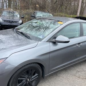 HYUNDAI ELANTRA SE - 2