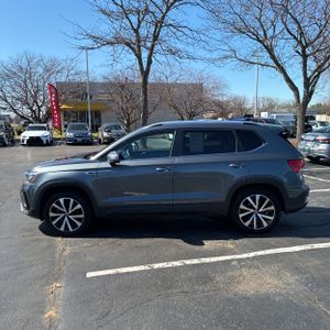 VOLKSWAGEN TAOS SE 4MOTION - 3