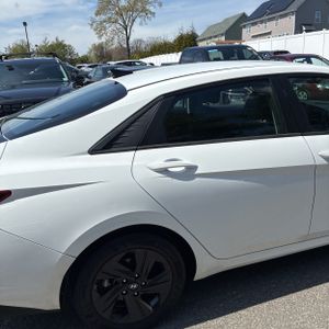 HYUNDAI ELANTRA SEL - 9