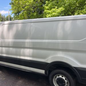 FORD TRANSIT 150 - 6