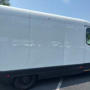 2024 Rivian DELIVERY ECV 500 CARGO VAN — фото 9