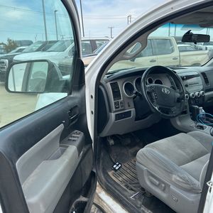 صورة مصغرة 32 لـ 2013 Toyota SEQUOIA SR5