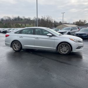 HYUNDAI SONATA SE - 10