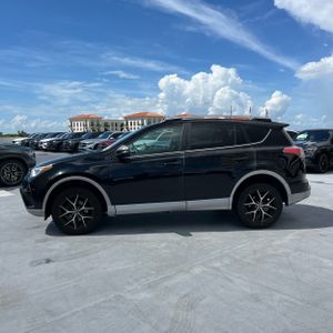 2018 Toyota RAV4 SE — фото 3