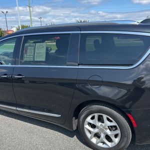 2020 Chrysler PACIFICA LIMITED — фото 6