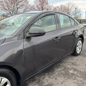 CHEVROLET CRUZE LS AUTO - 2