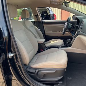 صورة مصغرة 33 لـ 2018 Hyundai ELANTRA SE
