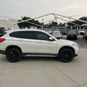 BMW X1 - 10