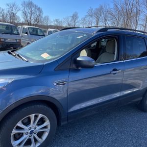 FORD ESCAPE SE - 2
