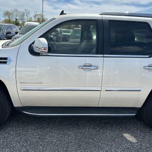 CADILLAC ESCALADE LUXURY - 4