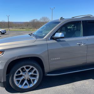 Chevrolet Tahoe Premier - 2