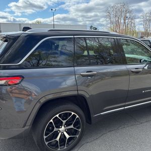 JEEP GRAND CHEROKEE SUMMIT RESERVE - 9