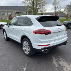 PORSCHE CAYENNE S - 5