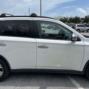 2015 Mitsubishi OUTLANDER SE thumbnail 11