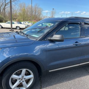 FORD EXPLORER XLT - 2
