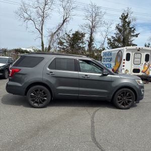FORD EXPLORER XLT - 10