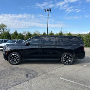 CHEVROLET SUBURBAN - 3