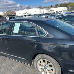 VOLKSWAGEN PASSAT 1.8T S - 6