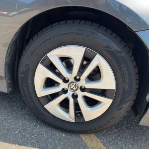 صورة مصغرة 20 لـ 2017 Toyota PRIUS THREE