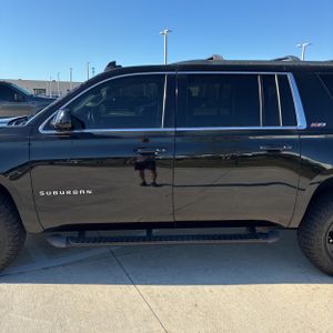 CHEVROLET SUBURBAN LT - 4