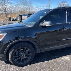 FORD EXPLORER XLT - 2