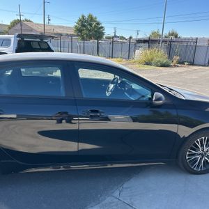 2023 KIA FORTE GT-LINE thumbnail 11