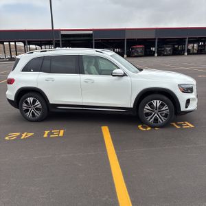 MERCEDES-BENZ GLB - 10