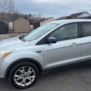 FORD ESCAPE SE - 2