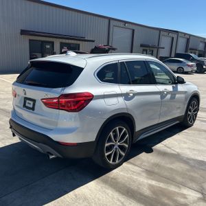 BMW X1 XDRIVE28I - 7