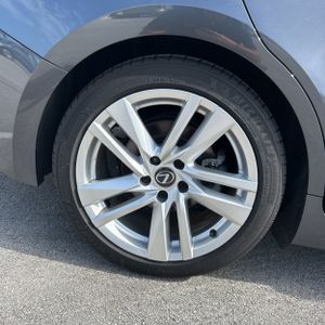 صورة مصغرة 19 لـ 2025 Lexus IS 300 BASE