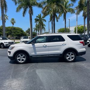FORD EXPLORER XLT - 3
