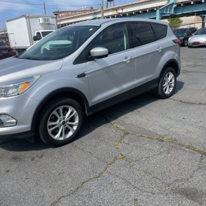 FORD ESCAPE SE - 2