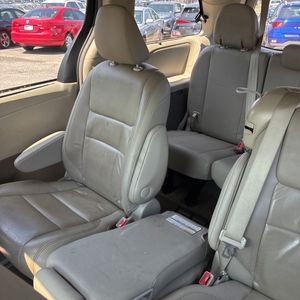 2015 Toyota SIENNA XLE 8-PASSENGER 缩略图 34