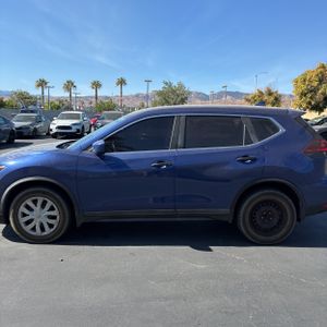 2018 Nissan ROGUE S — фото 3