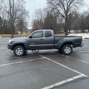 TOYOTA TACOMA - 3