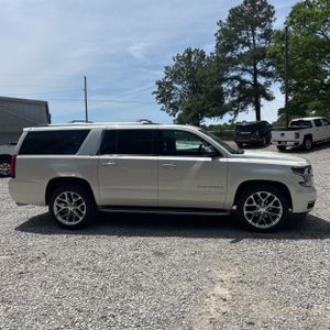 CHEVROLET SUBURBAN - 10