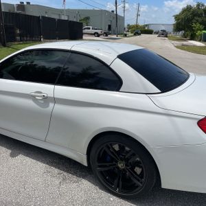 صورة 6 لـ 2016 BMW M4 BASE