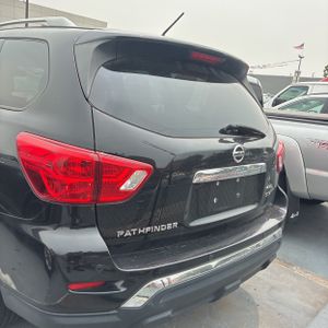 2017 Nissan PATHFINDER SV — фото 7