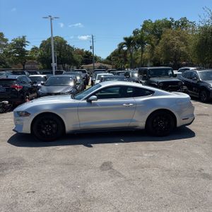 FORD MUSTANG ECOBOOST PREMIUM - 3