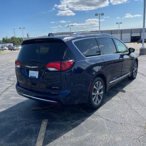 2017 Chrysler PACIFICA LIMITED — фото 8