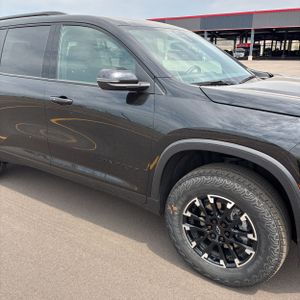 2025 Chevrolet TRAVERSE Z71 照片 13