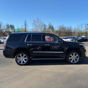 CADILLAC ESCALADE LUXURY - 10